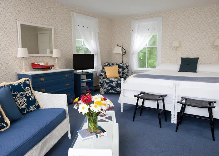 Dockside Guest Quarters