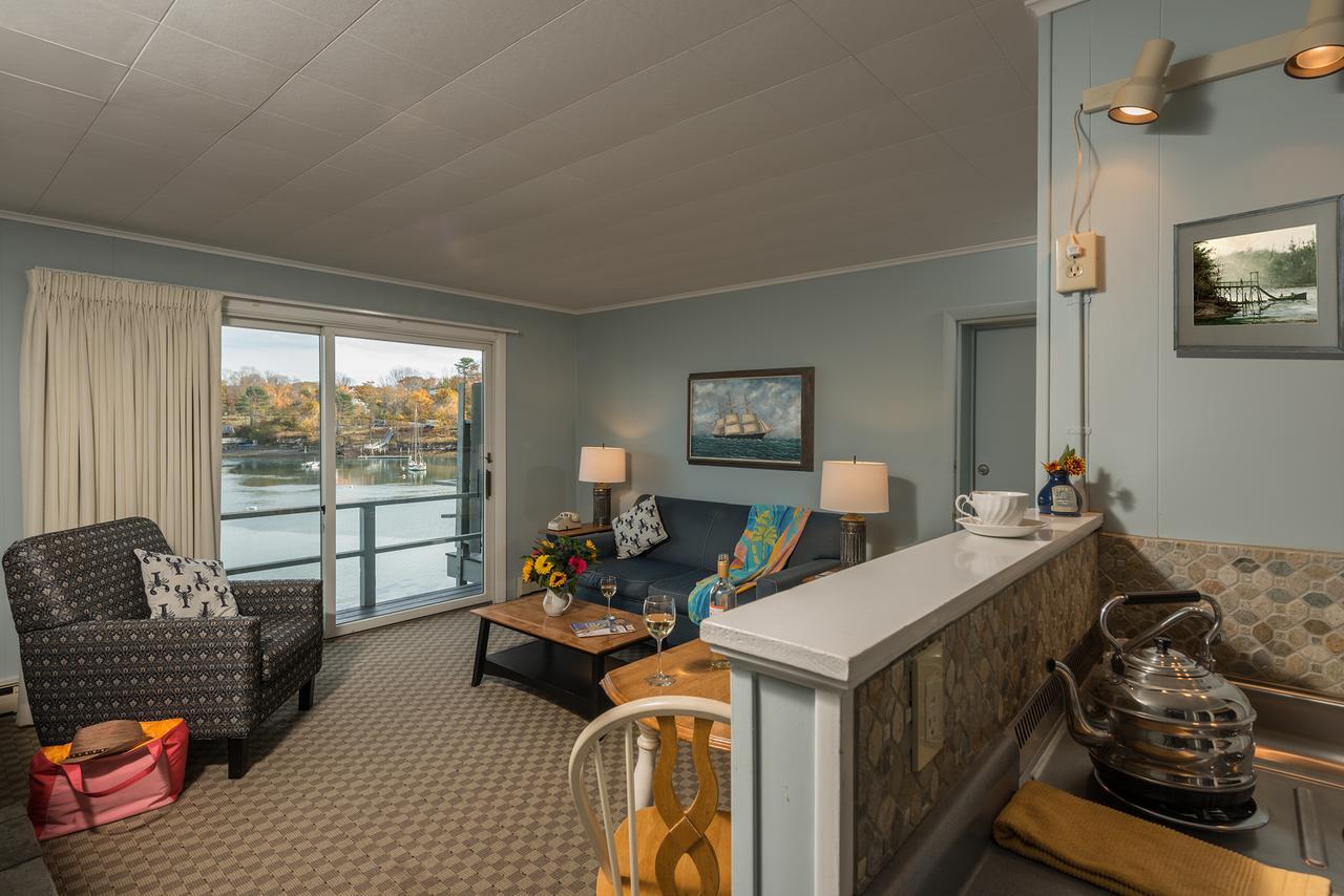 Dockside Guest Quarters Hotel